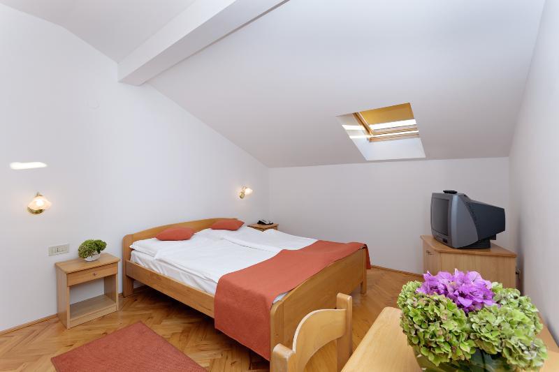 Hotel Epario Lopar Exteriör bild